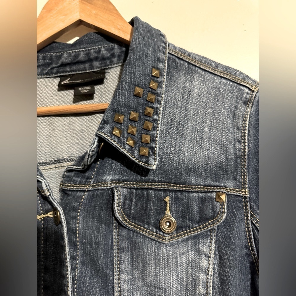 Lane Bryant Studded Denim Trucker Jacket size 16 pockets street wear